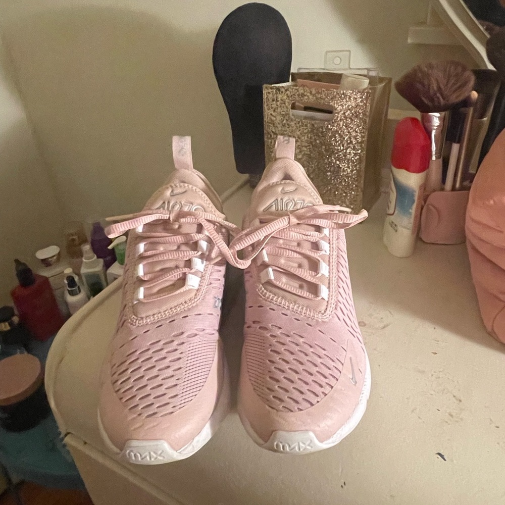 Pink airmax 270